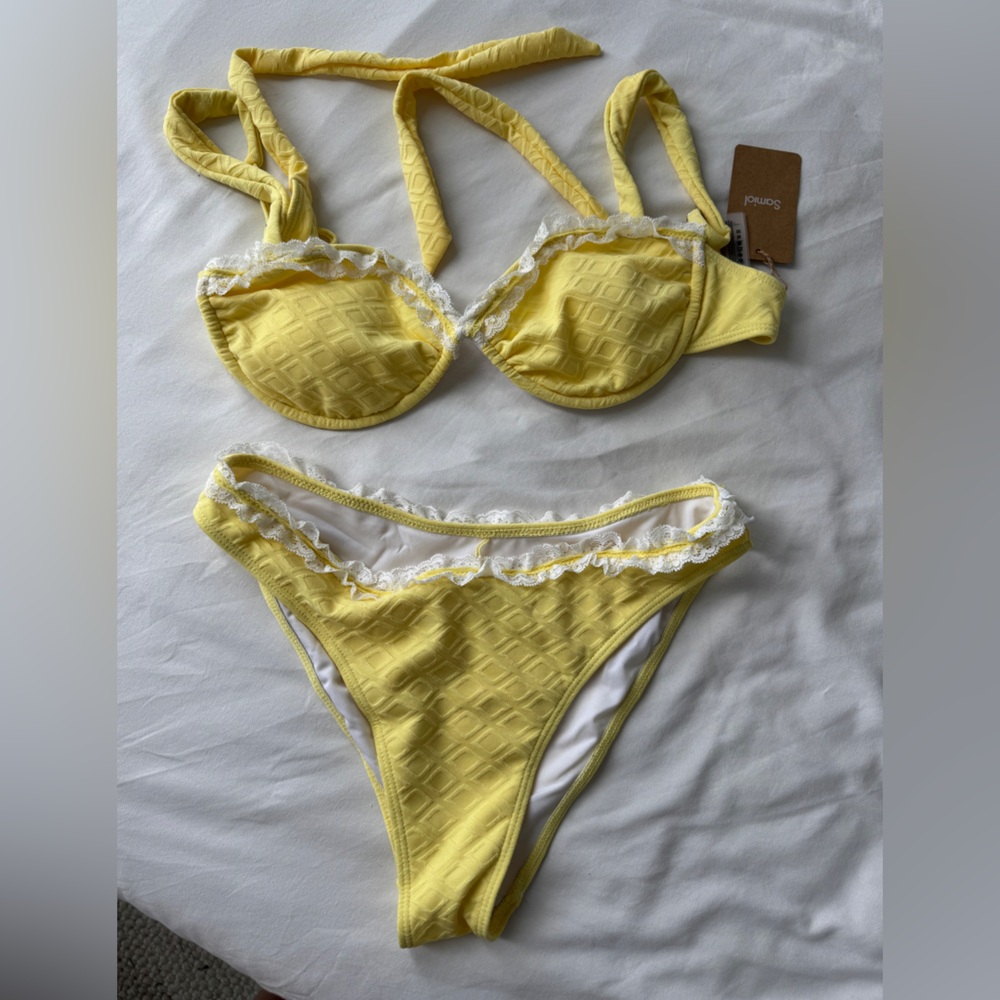 Yellow Lace Trim Bikini - size large (fits medium)